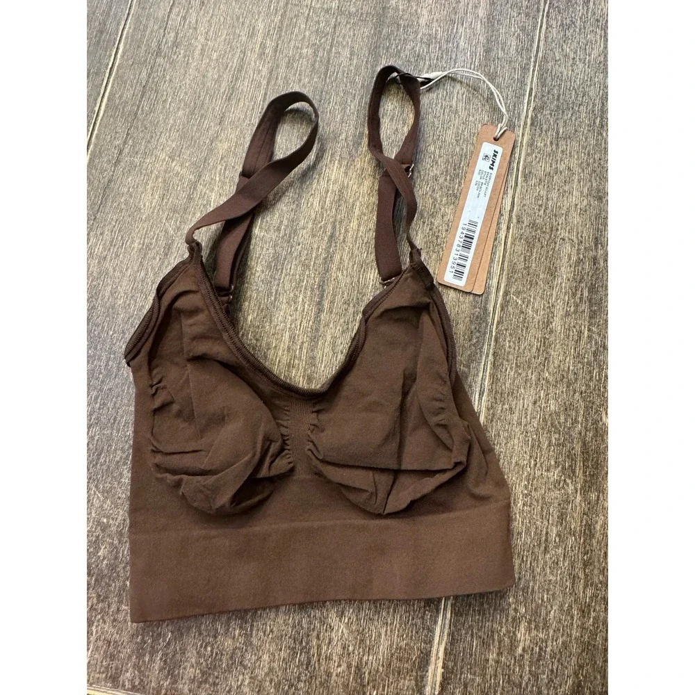 Skims Seamless Every Day Sculpt Bralette In Sand Size XXS In Cocoa Brown - Picture 2 of 8